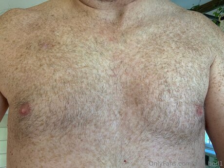 Dad Bod1 star naked photos