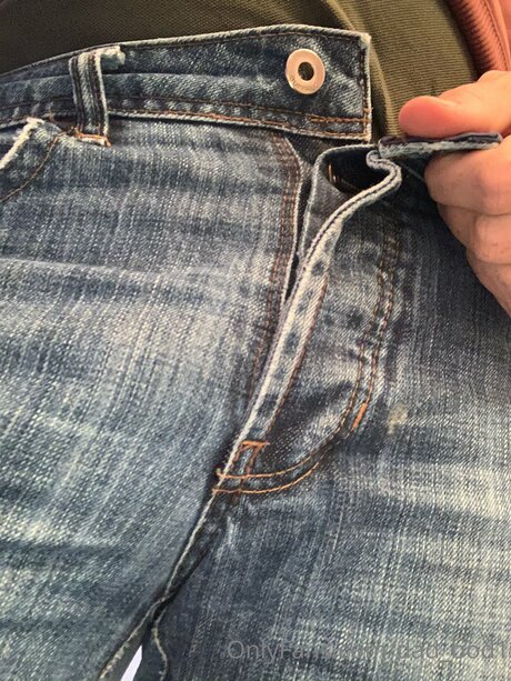 Dad Bod1 model nude pic