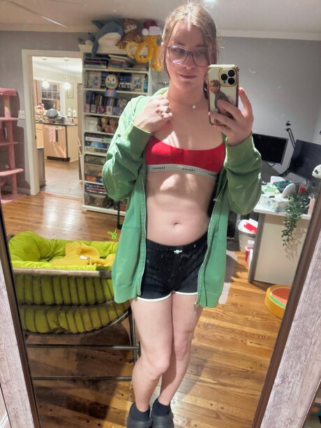 Squiggledingle top actress gallery