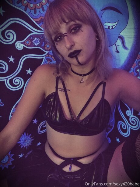Sexy420babe art pornstar photos