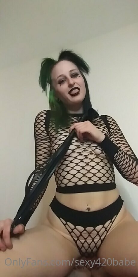 Sexy420babe naked star gallery