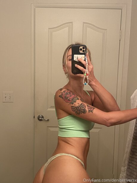 Deniseriversx model sexy picture