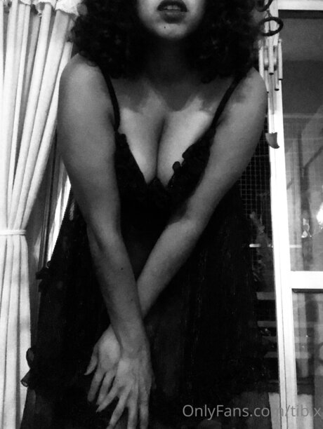 Tibix model hot galleries