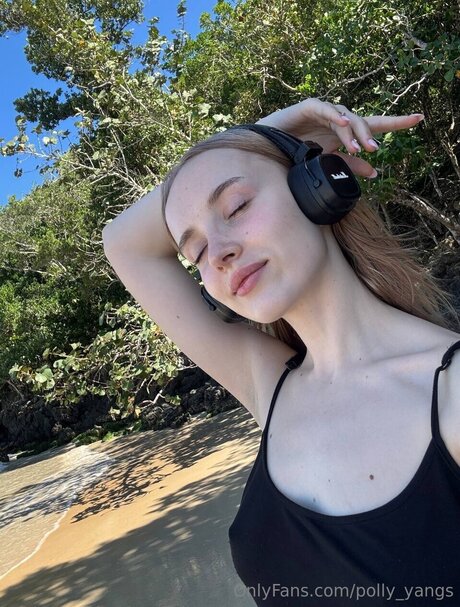 Polly Yangs erotic star image