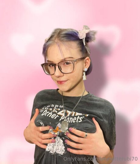 Brunetterubi70 beautiful star image