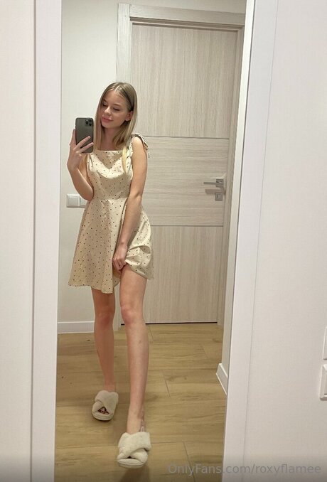 Roxyflamee free star pic