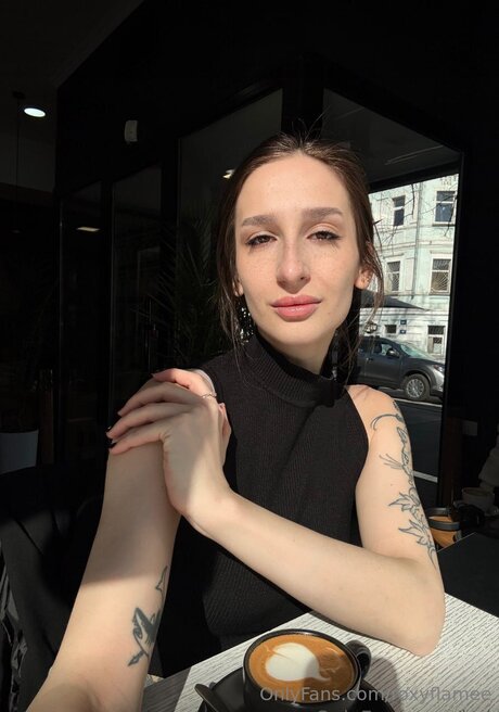 Roxyflamee nude star img