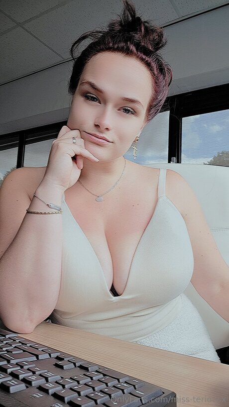 Miss Teriousx nude actress img