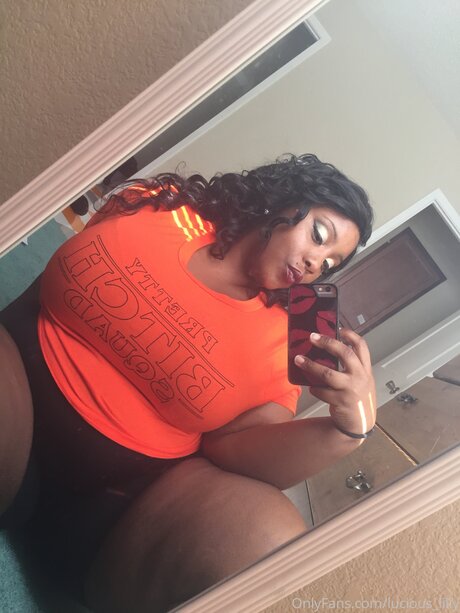 Luscious Lilly perfect model photo