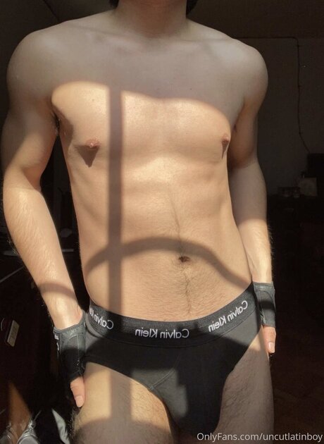 Uncutlatinboy star top img