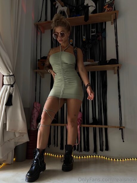 Realsnow pornstar art archive