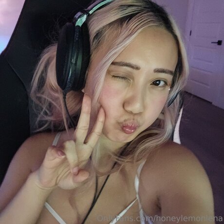 Honeylemonlena xxx model photos