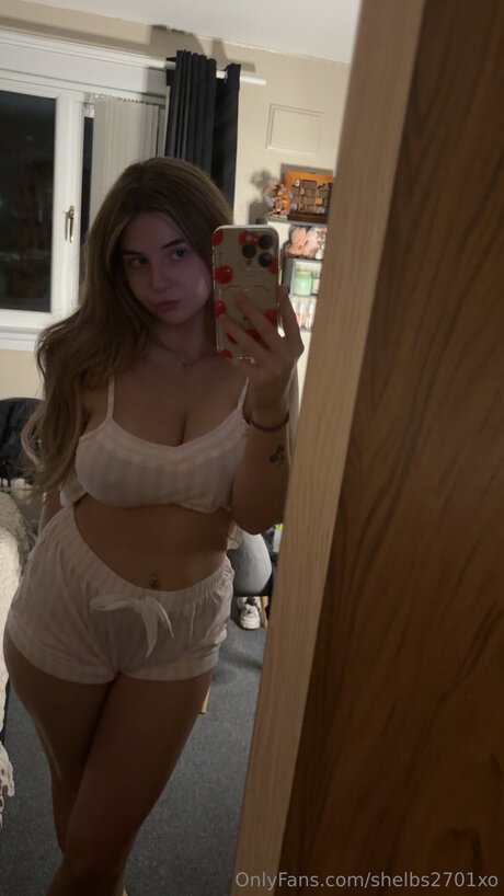 Shelbs2701xo porn model photos