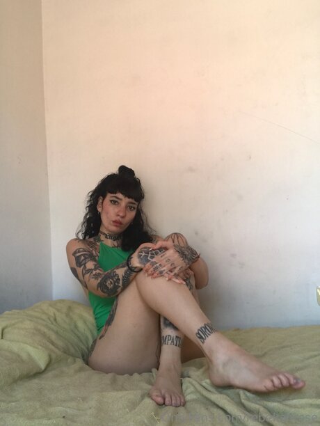 Rebekahrose nude model photo