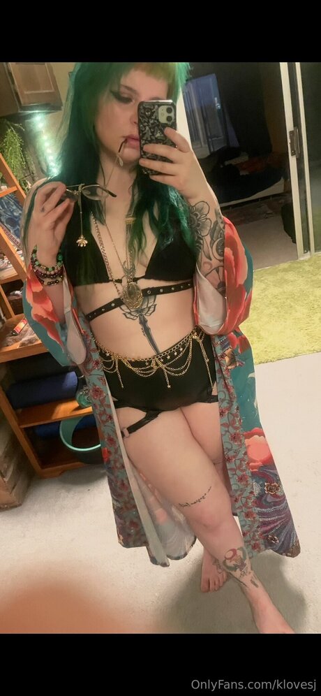 Klovesj model adult galleries