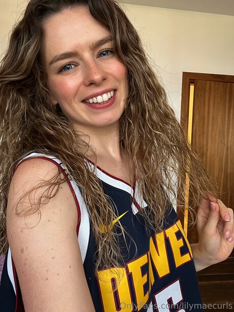 Lilymaecurls pornstar sexy photos