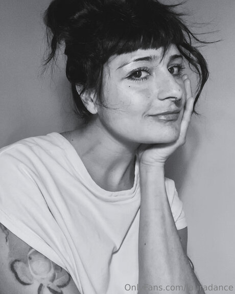 Lauradance actress pic