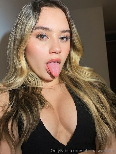 Sabrinasweeney pretty star image