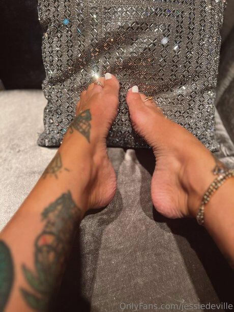 Jessiedeville pornographic model photo