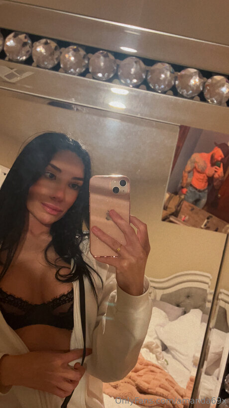 Amanda69x exclusive pornstar image