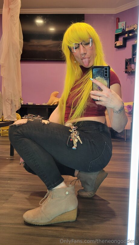 Theneongoddess xxx star img