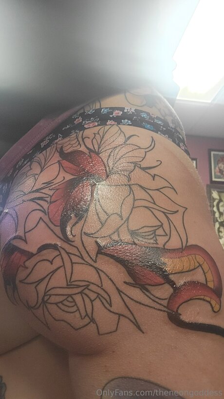 Theneongoddess sex star img