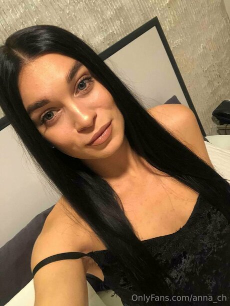 Mavissss erotic actress picture