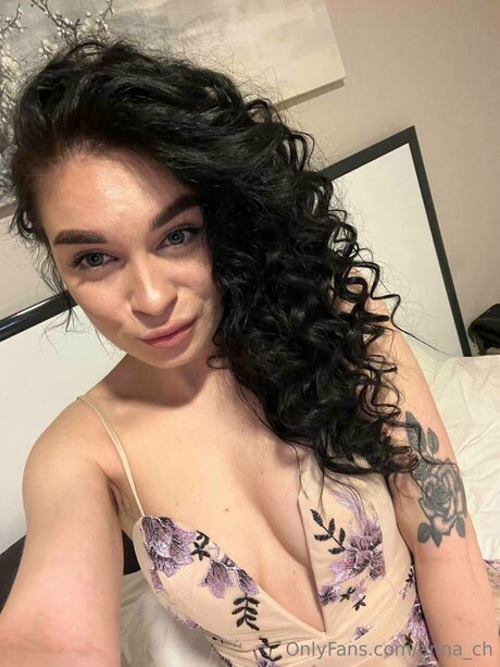 Mavissss pornstar hot gallery