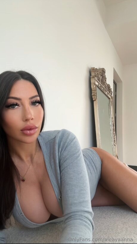 Aleayaanna high quality star pic