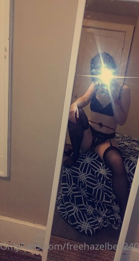 Free Ceceblair99 sexy star image