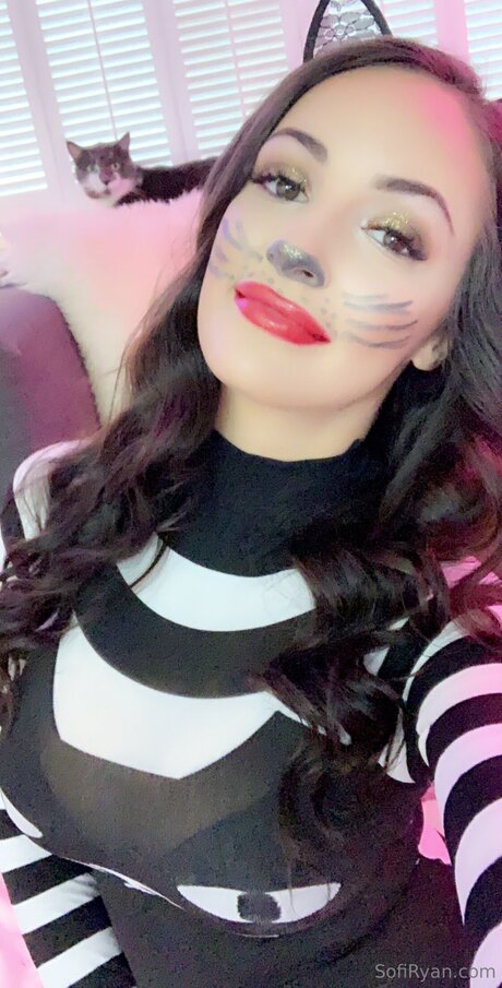 Sofiryan model xxx picture