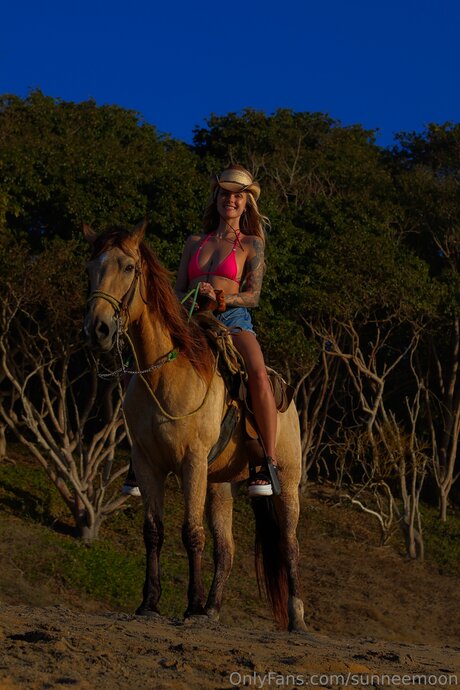 Sunneemoon model nudes archive