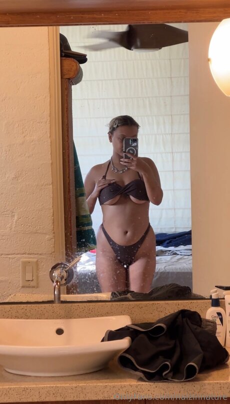 Nalzinnature star hot photo