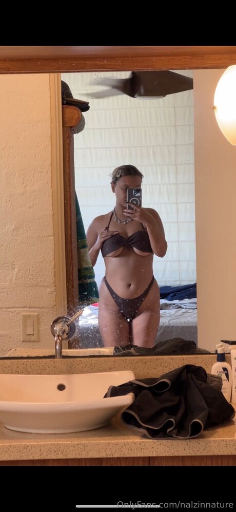 Nalzinnature art model gallery