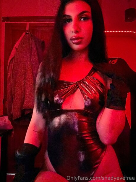 Shadyevefree top model images