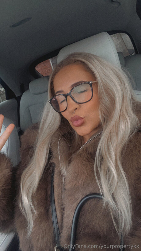 Yourpropertyxx hd pornstar pic