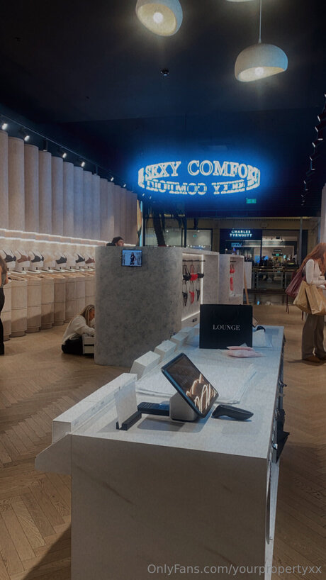 Yourpropertyxx model naked archive