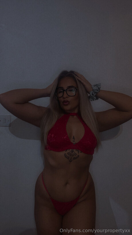 Yourpropertyxx model hot img