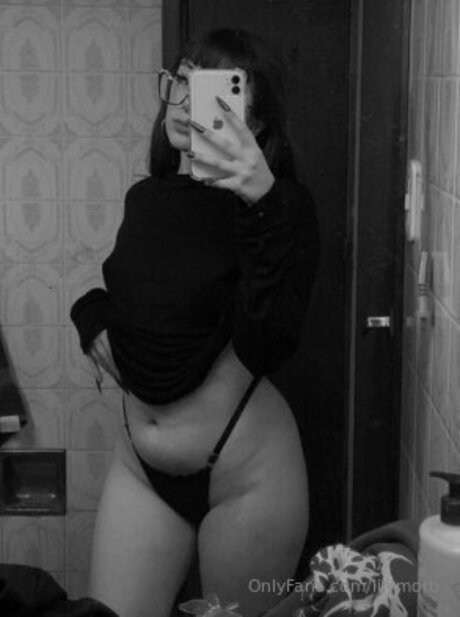 Lilymorb beautiful pornstar pictures