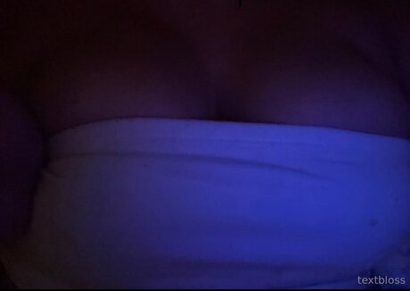 Textpookie pretty pornstar image