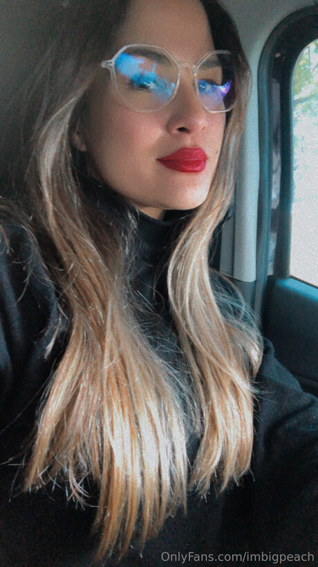 Imbigpeach erotic actress picture