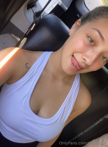 Ivycutiee model beautiful pictures