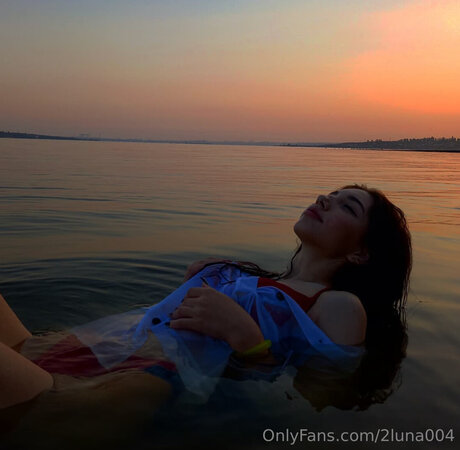 2luna004 exclusive actress photos