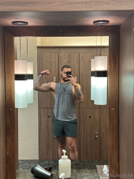 Kthunder69 pornstar naked image