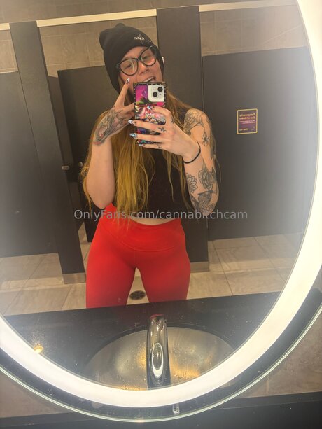 Cannabitchcam pornstar erotic gallery