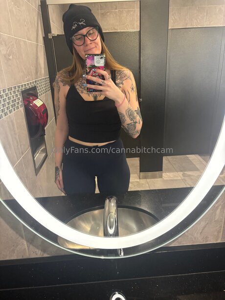 Cannabitchcam hot actress image
