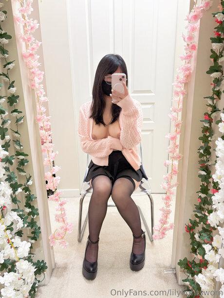 Lilylightsworn pretty pornstar images