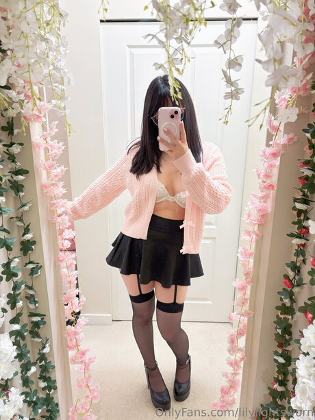 Lilylightsworn nudes actress pic