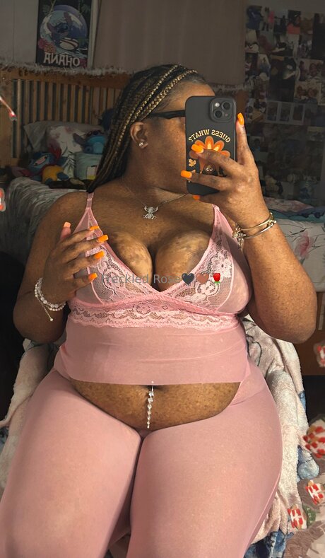 female popular onlyfans sexy images