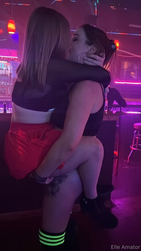 Elleamator pornstar exclusive images